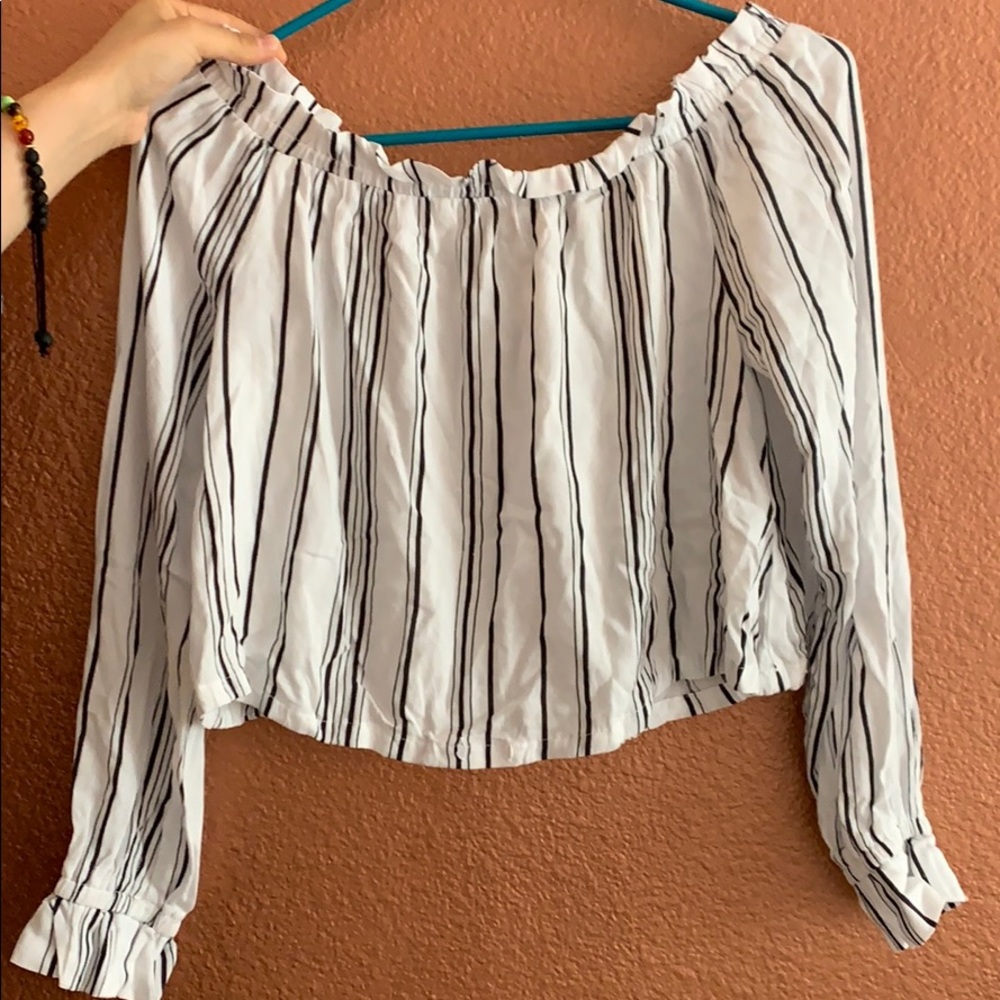 A white and black Kendall and Kylie shirt